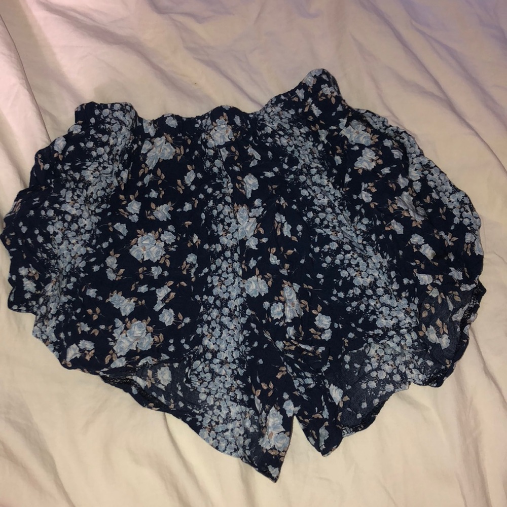 Brandy Melville blue patterned shorts